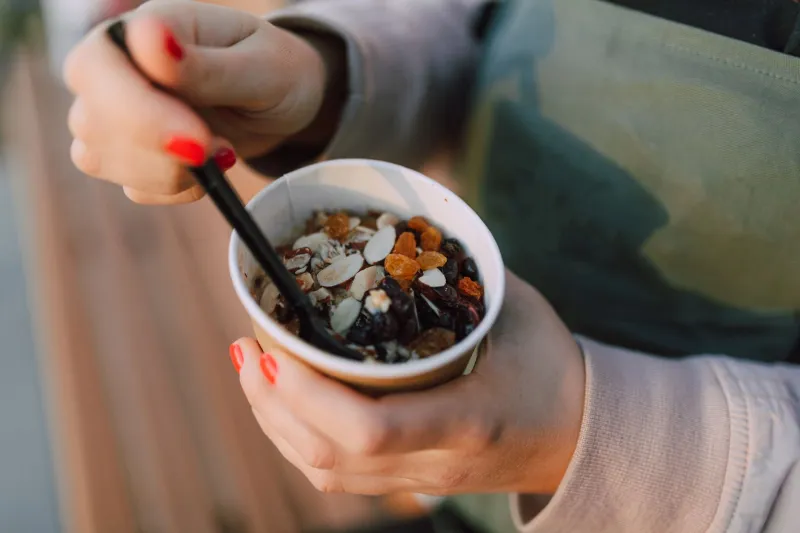 Train Hard, Eat Safe: The Gluten-Free Athlete's Complete Guide to Fueling and Recovery